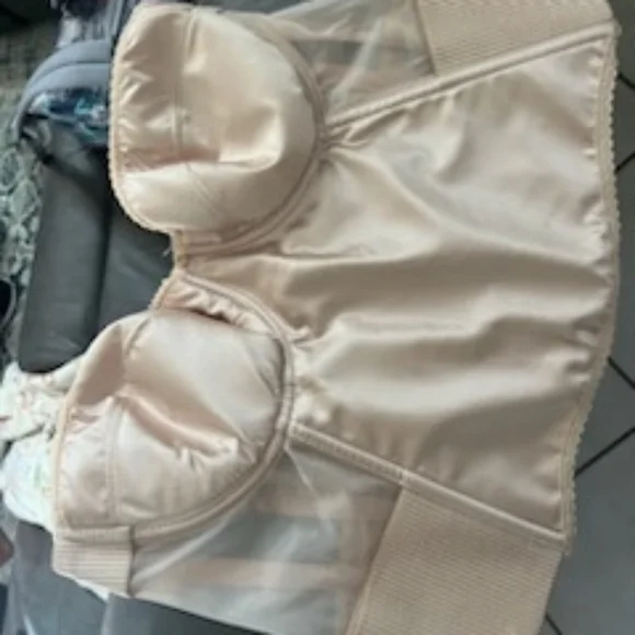 Gorgeous, plus size, off white, never worn wedding dress - Picture 7 of 9